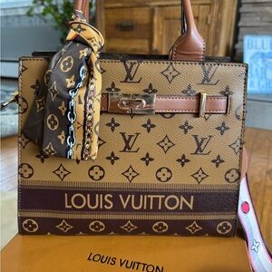 Designer style tote bag, new in box.